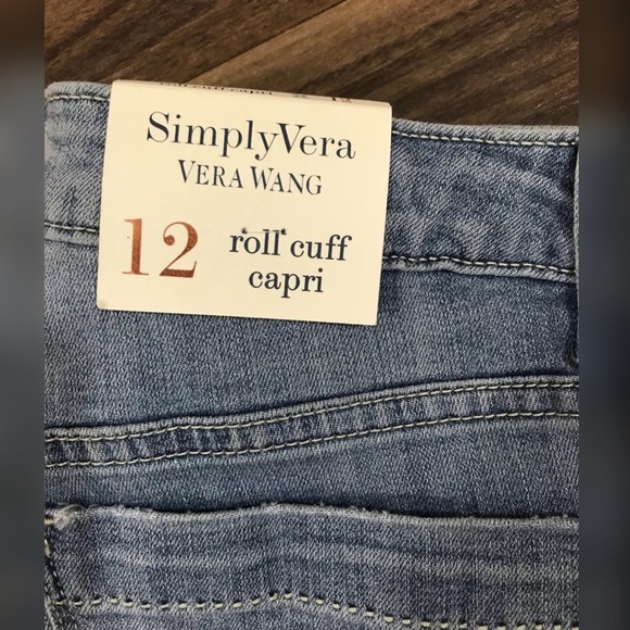 Simply Vera Roll Cuff Jeans Sz 12 Distressed Crop - Picture 2 of 7